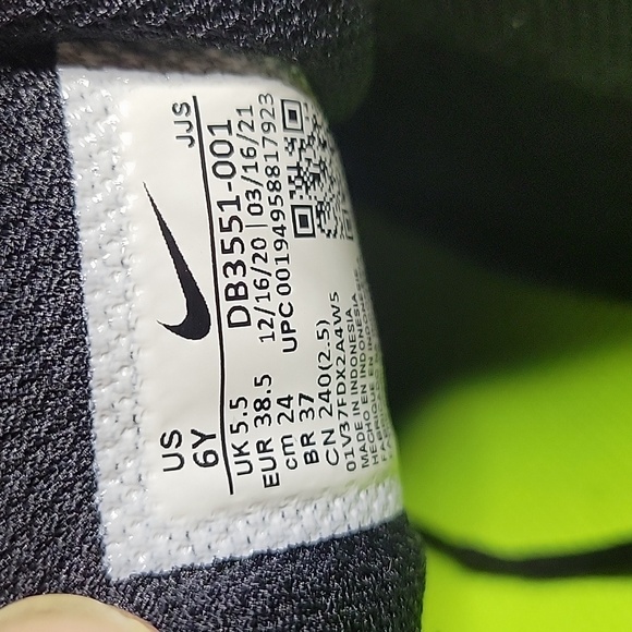 Nike Crater Impact Black and Green Athletic Sneakers Big Kids Size 6Y - Picture 11 of 11